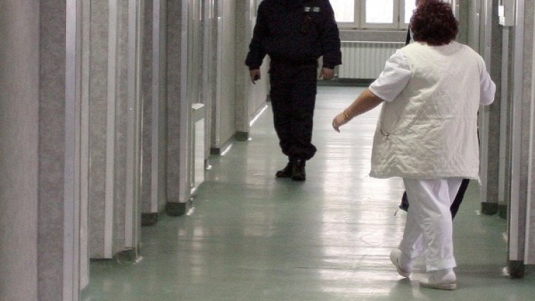 Леви и десни искат комисия "Болници" в парламента