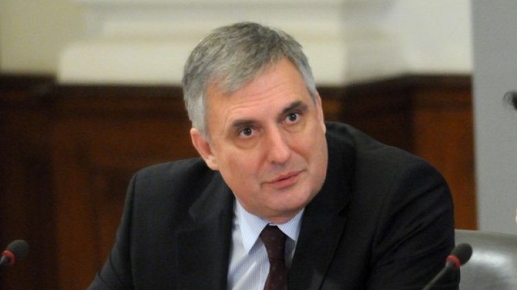 Калфин бори безработицата с почасова заетост 