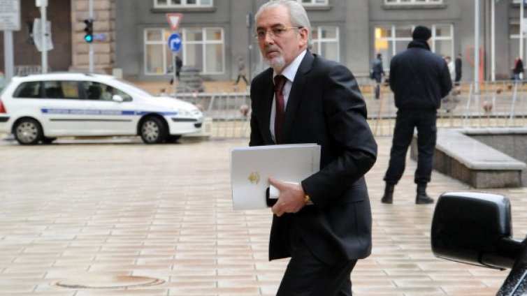 Местан до Сърница: Демокрацията би репресията!