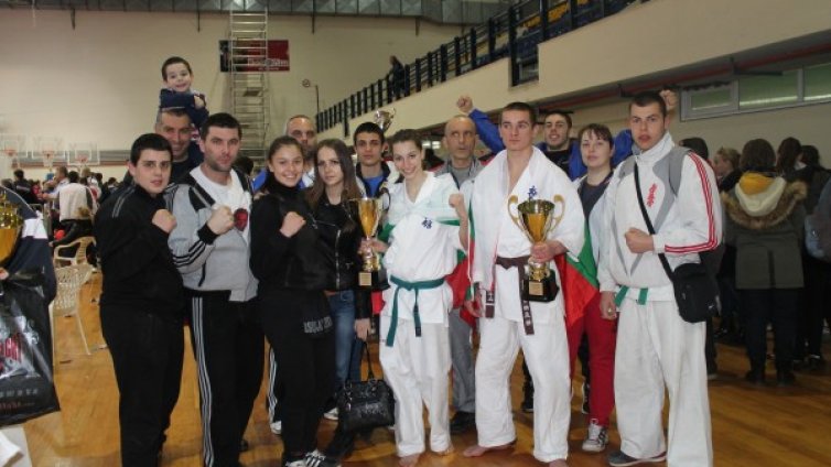 Отборът на Българската карате киокушин федерация с 4 медала