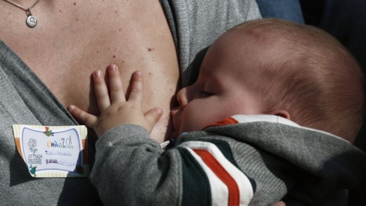 "Негодна" за майка: нямаш ли съпруг, нямаш право и на дете