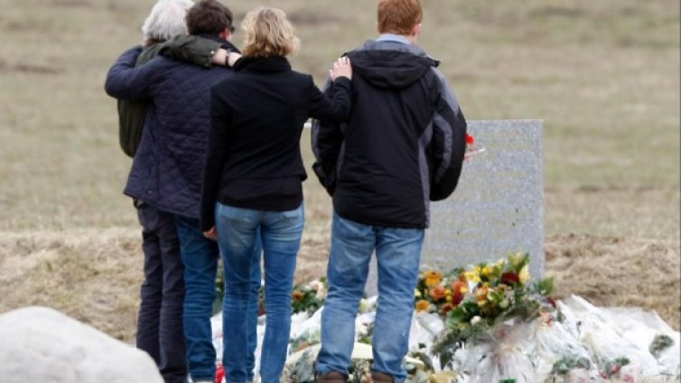 Церемонията за жертвите на "Еърбъс"-а ще е на 17 април 