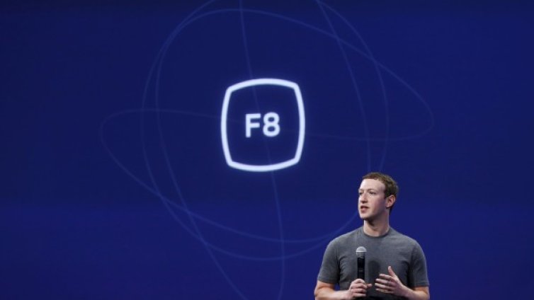 Зукърбърг проправя "пътища" на Facebook в Китай
