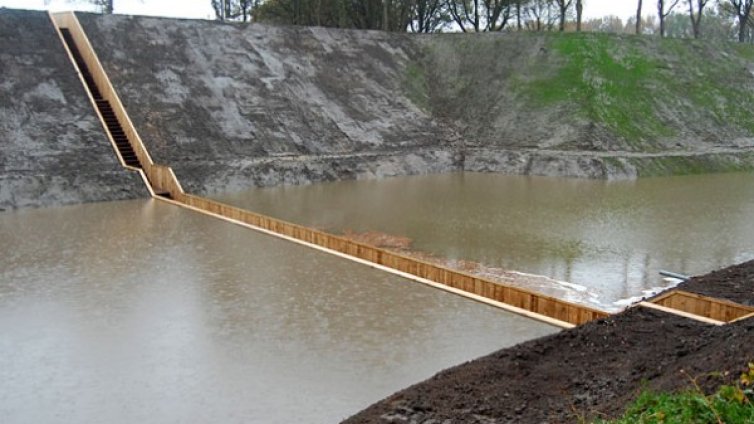 Мостът, който те превръща в наследник на Мойсей
