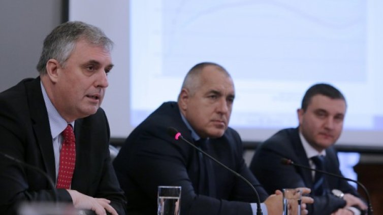 Калфин предлага вдигане на вноските и възрастта за пенсия