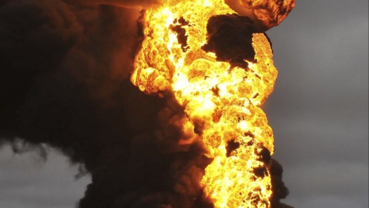 14 души загинаха при взрив на цистерна с бензин в Мексико