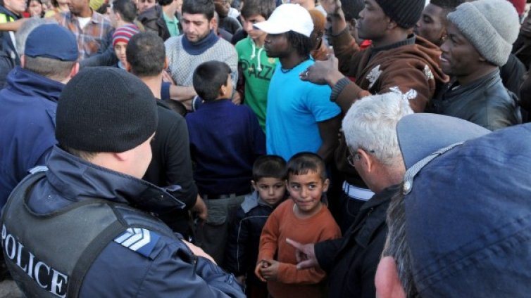 МВР погва незаконните бежанци у нас