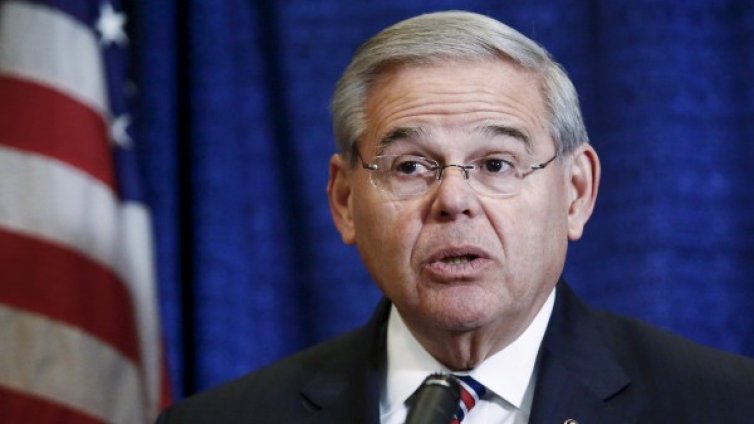 Американски сенатор е обвинен в корупция и измама