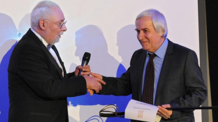 Номинираха Тео за Еврогражданин на годината