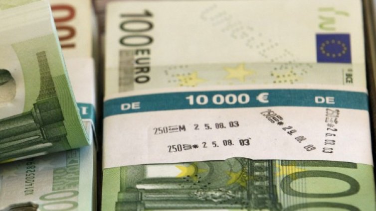 Трима предложиха ?1000 подкуп на полицаи