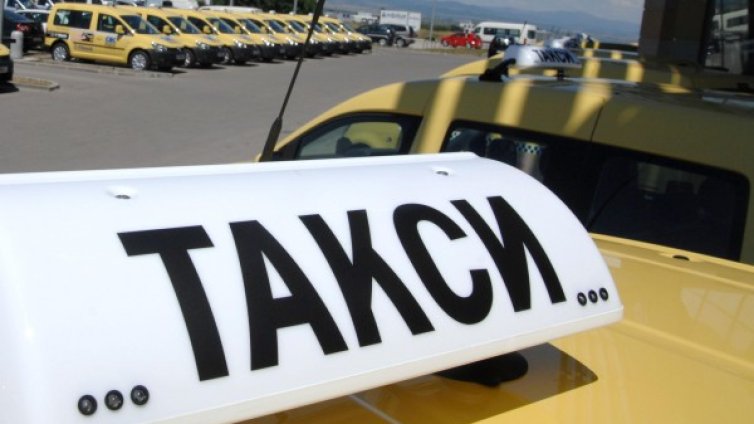 Метрото до летището изяде хляба на таксиджиите