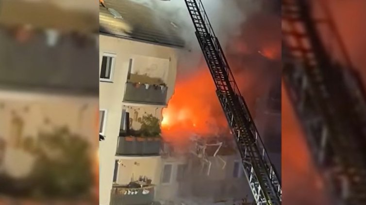 Взрив предизвика пожар в жилищен блок в германския град Регенсбург 