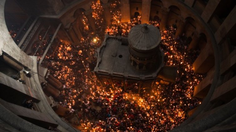 Чудото се случи &ndash; Благодатният огън слезе!