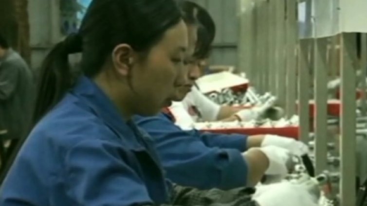 Световната икономика с неравномерен растеж през 2015