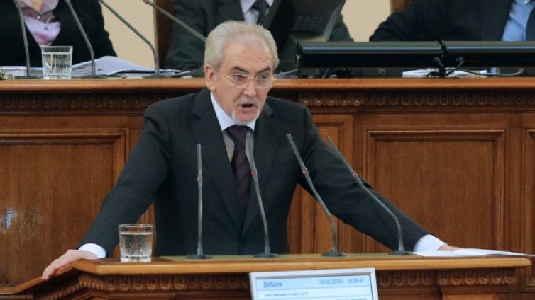 Местан бил "ужасно сам&rdquo;, търси либерални партньори