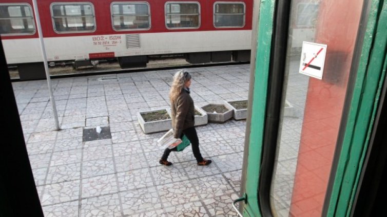 БДЖ пуска предварителна продажба на билети за майските празници