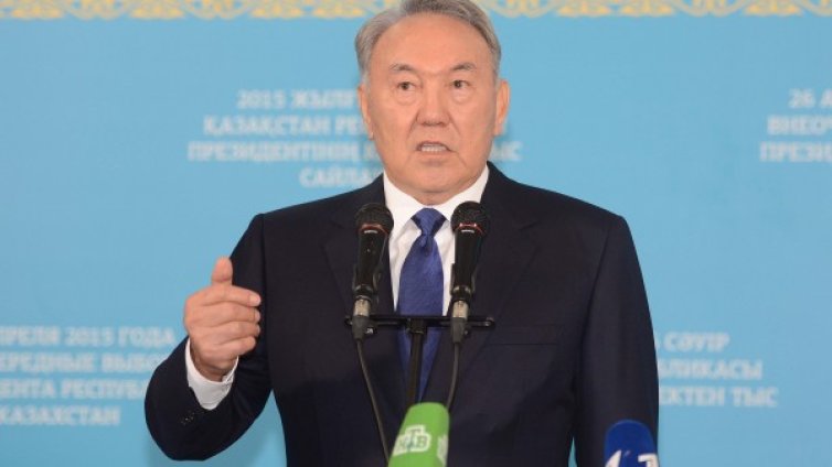 Назарбаев - от работник в металургията до 5 пъти президент