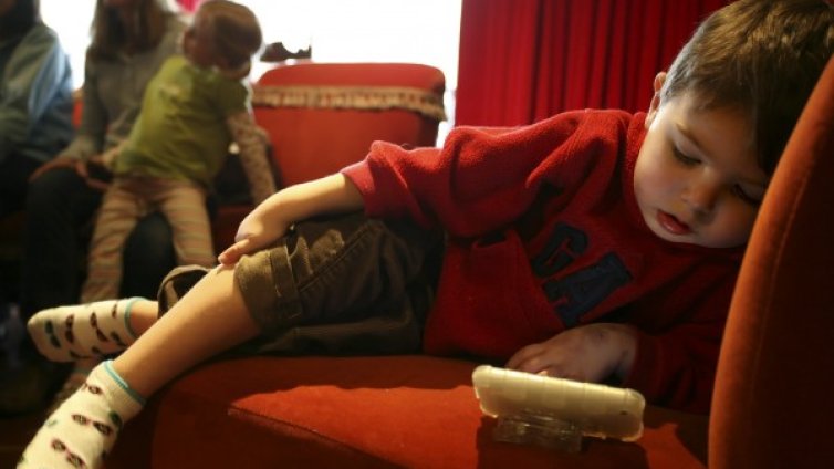 Бебета с таблети още преди първите крачки