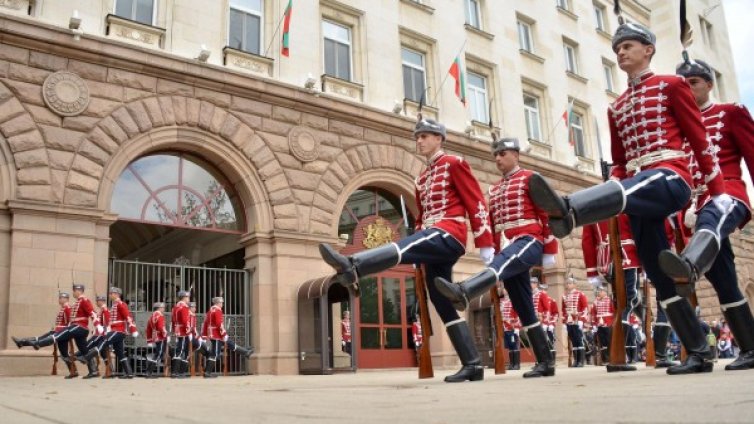 Репетиции за Гергьовден променят трафика в София