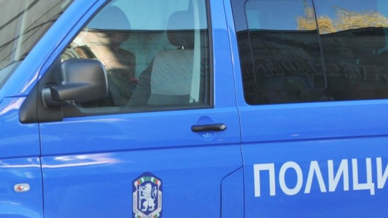 Каналджии зарязаха бежанци в манастир край Лом