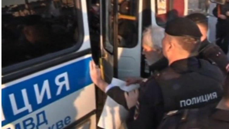 40 души задържани на опозиционен митинг в Москва