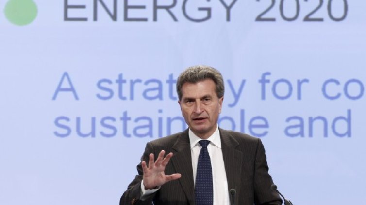 Еврокомисията е била редовно шпионирана, твърди Йотингер