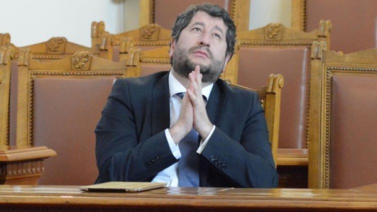 Промените в Конституцията &ndash; до лятото в НС