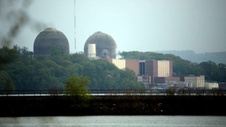 Нефт е изтекъл в р. Хъдсън след пожара на АЕЦ в щата Ню Йорк