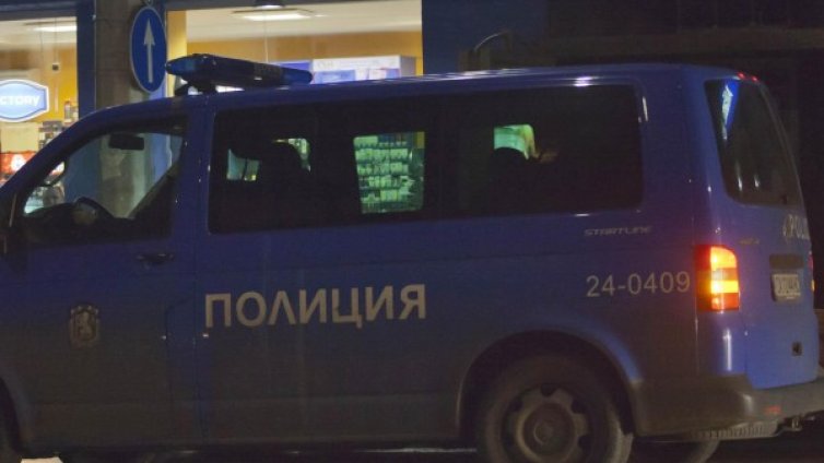 Апаши обраха бензиностанция в "Бакърена фабрика"