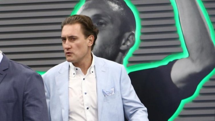 Домусчиев се покая и се извини на &bdquo;олигофрена&rdquo;