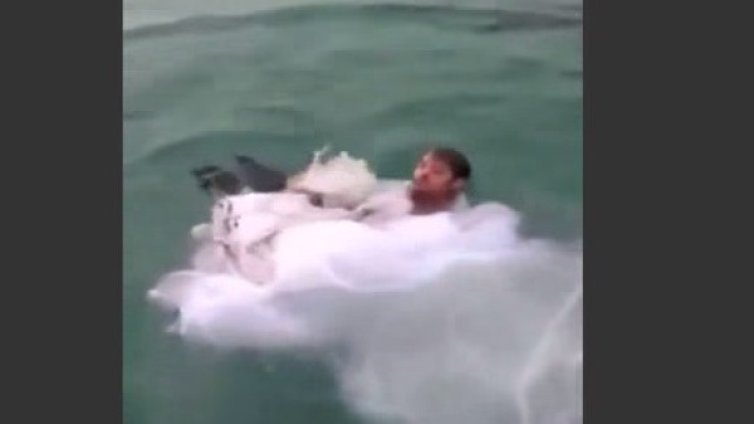 Булка аха да се удави на собствената си сватба