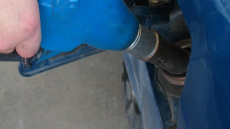 Прогноза: Петролът ще поевтинее до 45 долара