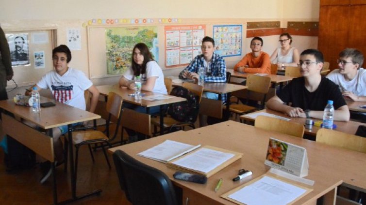 Ще си бият ли децата главите? "Мрянка" в матурата