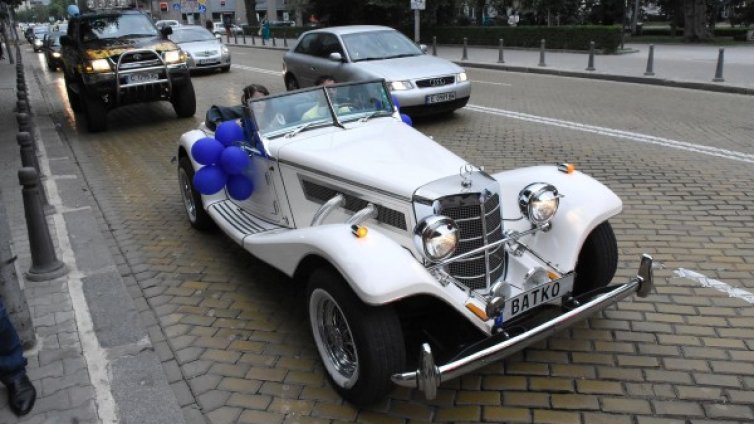 Млади, красиви &ndash; като за абитуриентско селфи!