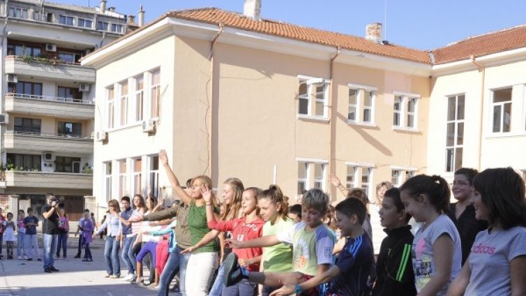 115 хиляди ученици с родител &ndash; гурбетчия 
