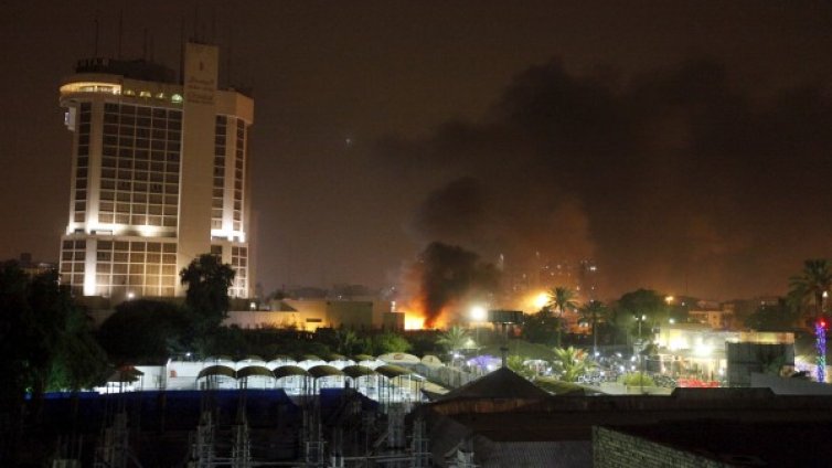 Бомби до два хотела в Багдад отнеха живота на10 души