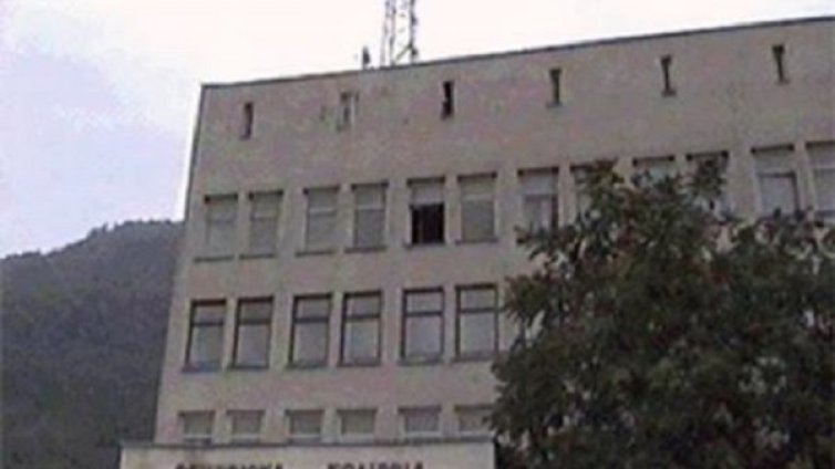 Психичноболен мъж скочи от болницата в Тетевен