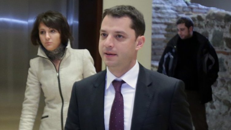 Добрев: КЕВР успя да балансира енергетиката!