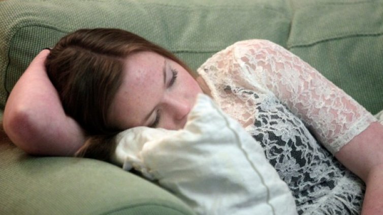 Позата на сън може да вреди на здравето, а може и да го укрепва