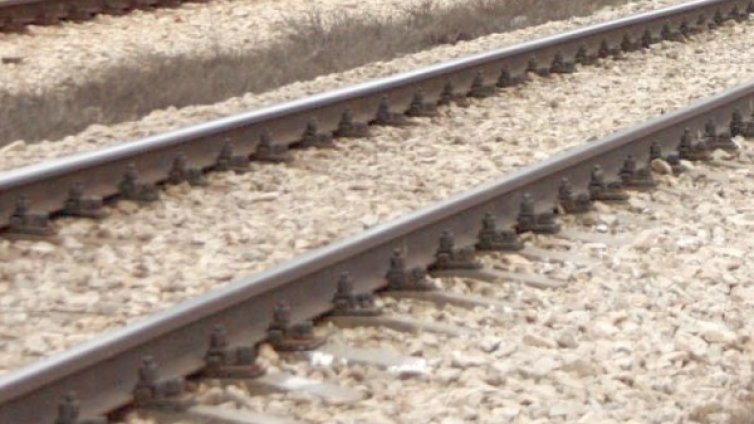 Мъж загина, блъснат от влак край Симитли