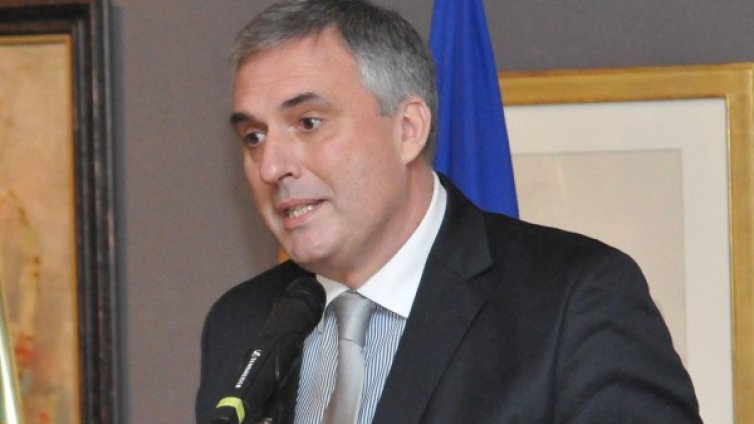 Калфин разбирал протестиращите в МВР