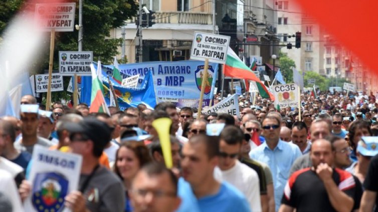 Ранното пенсиониране на полицаите &ndash; скъп лукс