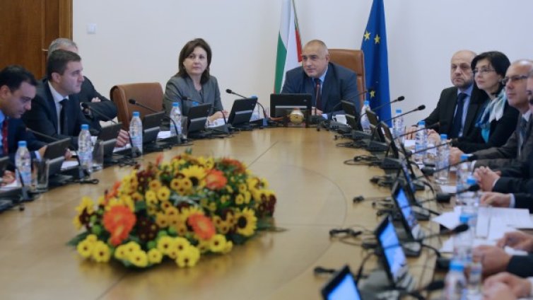 30 млн. за оградата с Турция, 3 млн. за Евровизия