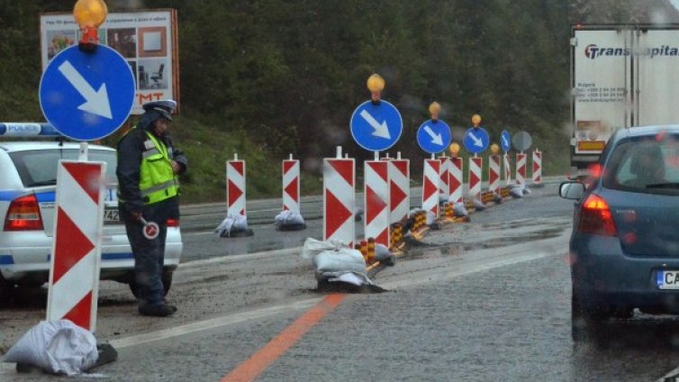 Започва ремонт на два виадукта на "Хемус"