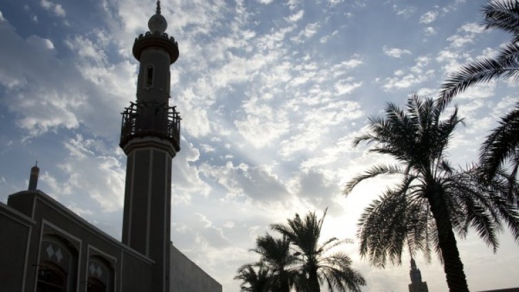 13 жертви на кървав атентат в Кувейт по време на молитва