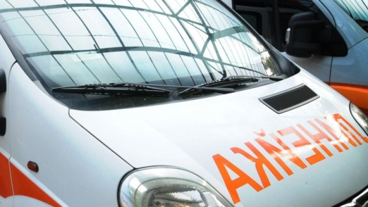 Дете почина внезапно на улица във Велико Търново