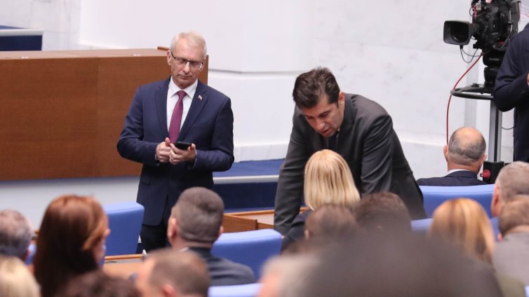 На последните избори: ПП-ДБ са номер едно, дали са за кампанията 1,3 млн. лв.