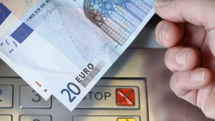 Македония погна българи за черно тото