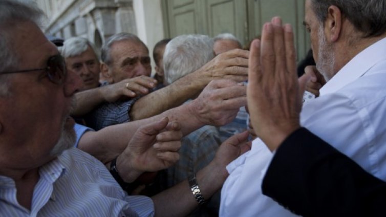 Агонията на гръцките банки достигна връхна точка