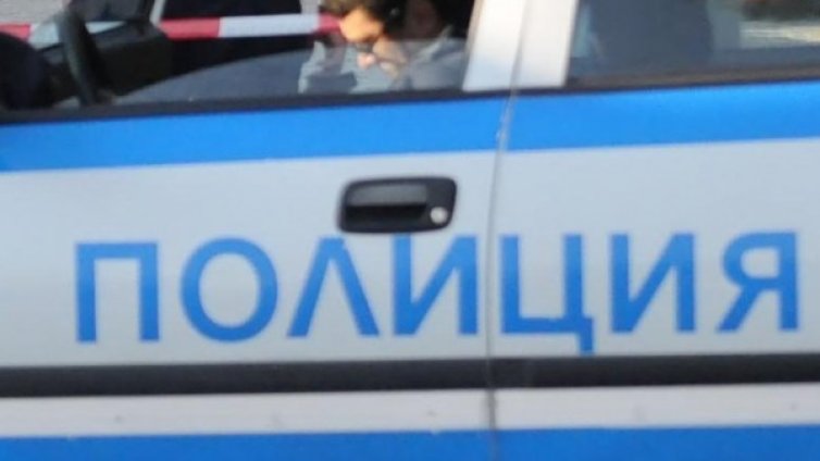 Отмъкнаха 6770 лв. и $700 от "Черноморски солници"